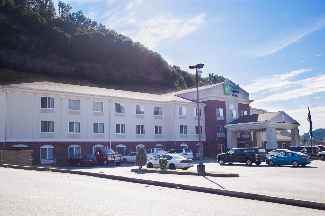 Holiday Inn Express & Suites Logan, An Ihg Hotel Exteriér fotografie